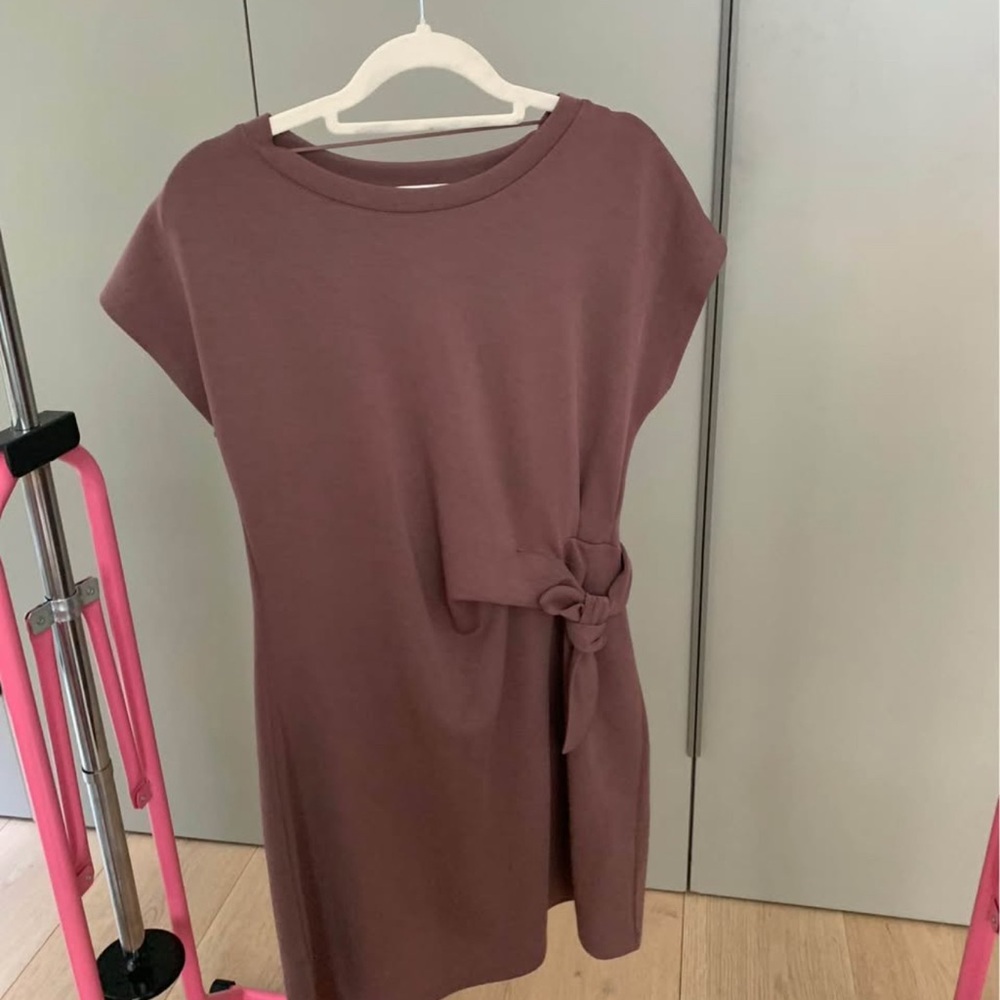 Chic Mauve Dress with Bow Accent